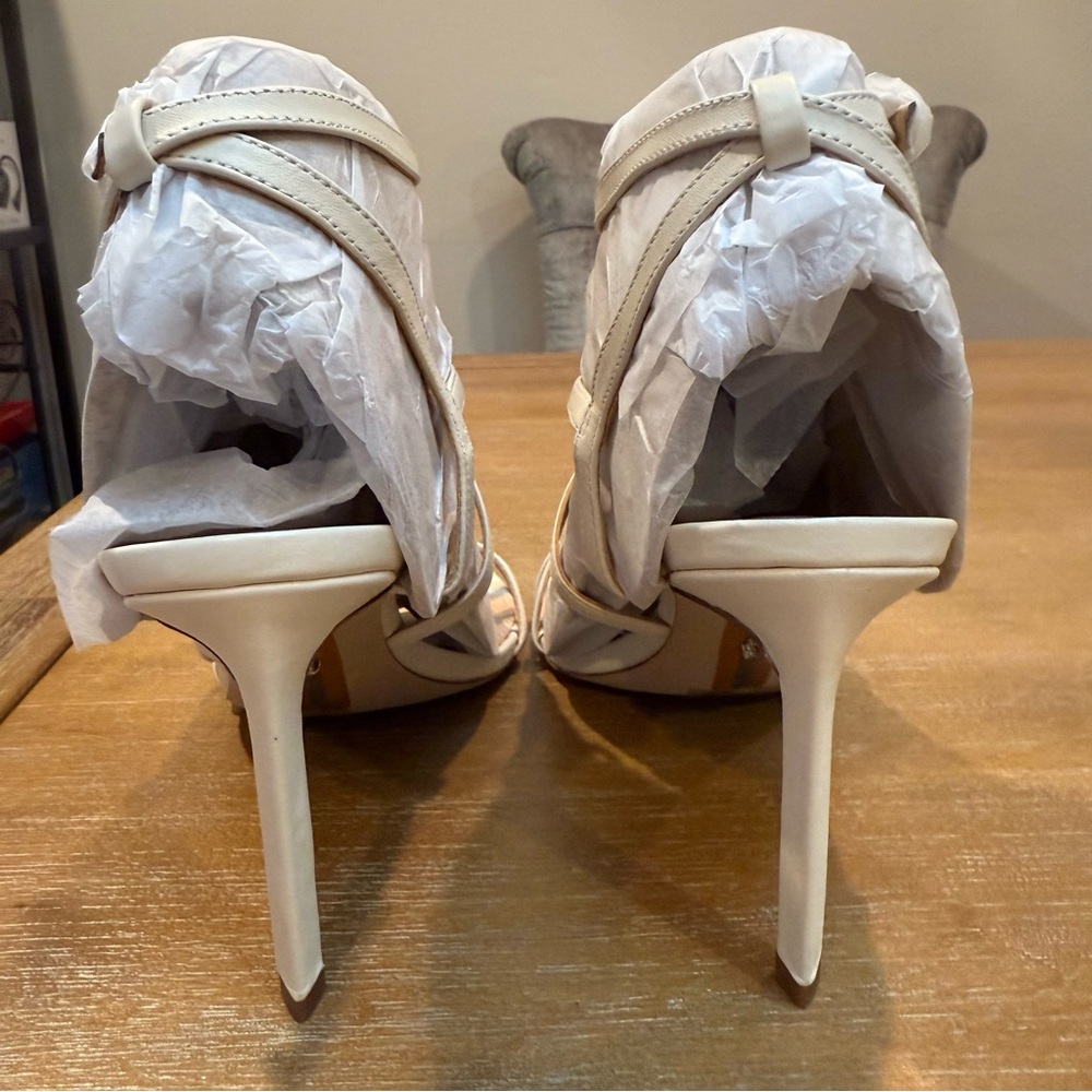 NIB Sam Edelman Delanie Ivory Leather Strappy Stiletto Heels Sandal Sz 10 *FLAW* - Picture 9 of 11